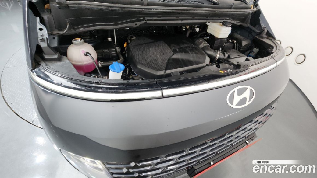 Hyundai Staria Tourer 9-Seater, 2024
