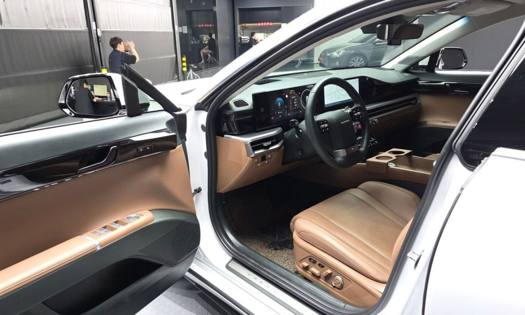 Hyundai Grandeur 2,5 Gasoline 2WD, 2025