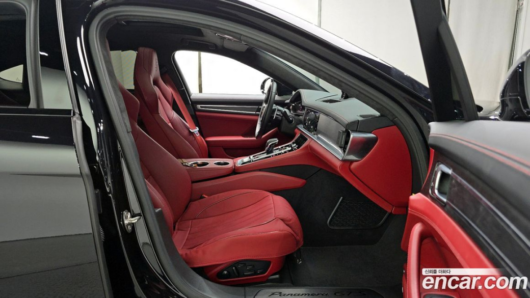 Porsche Panamera 4.0 GTS, 2023