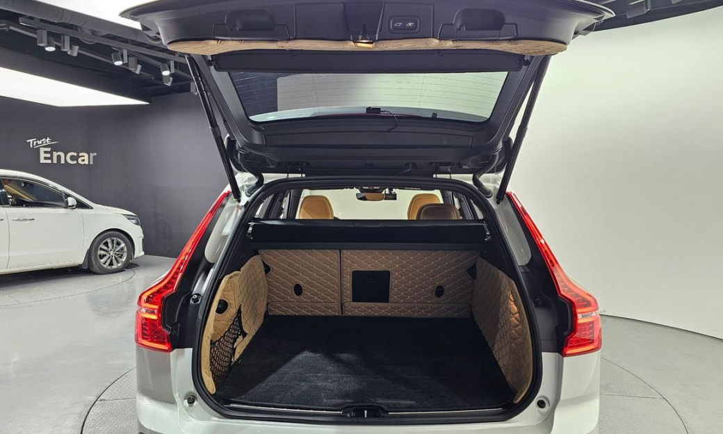 Volvo XC60 B5 Ultimate Bright, 2023