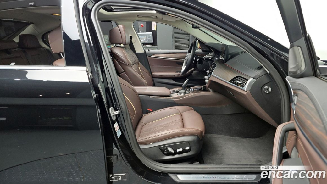 BMW 5-Series 530i xDrive Luxury, 2023