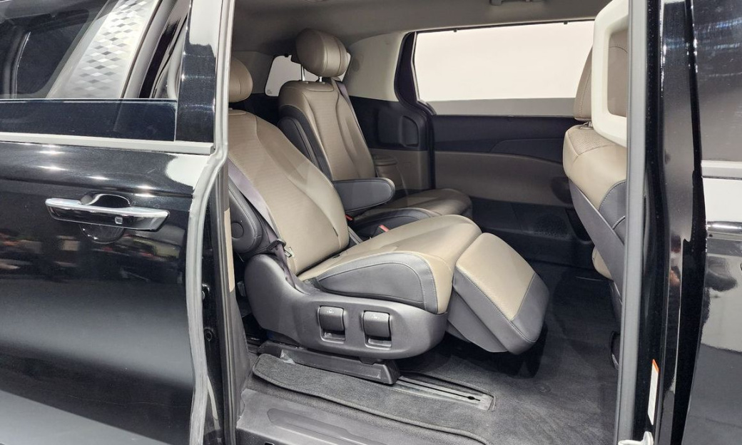 Kia Carnival 7-Seater Noblesse, 2025
