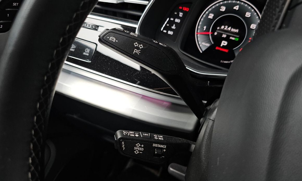 Audi Q8 55 TFSI Quattro Premium, 2022