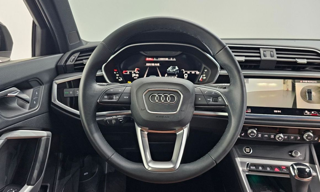 Audi Q3 35 TDI Premium, 2025