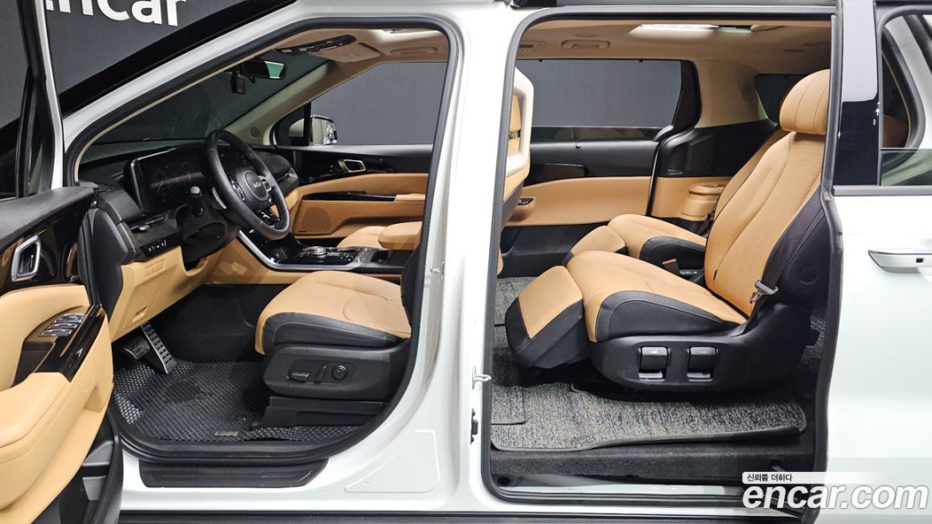 Kia Carnival 7-Seater Noblesse, 2023