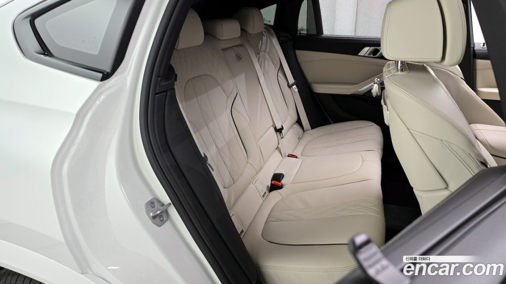 BMW X6 xDrive40i M Sport, 2025