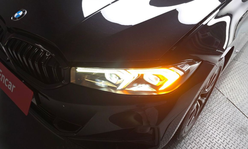 BMW 3-Series 320d, 2023