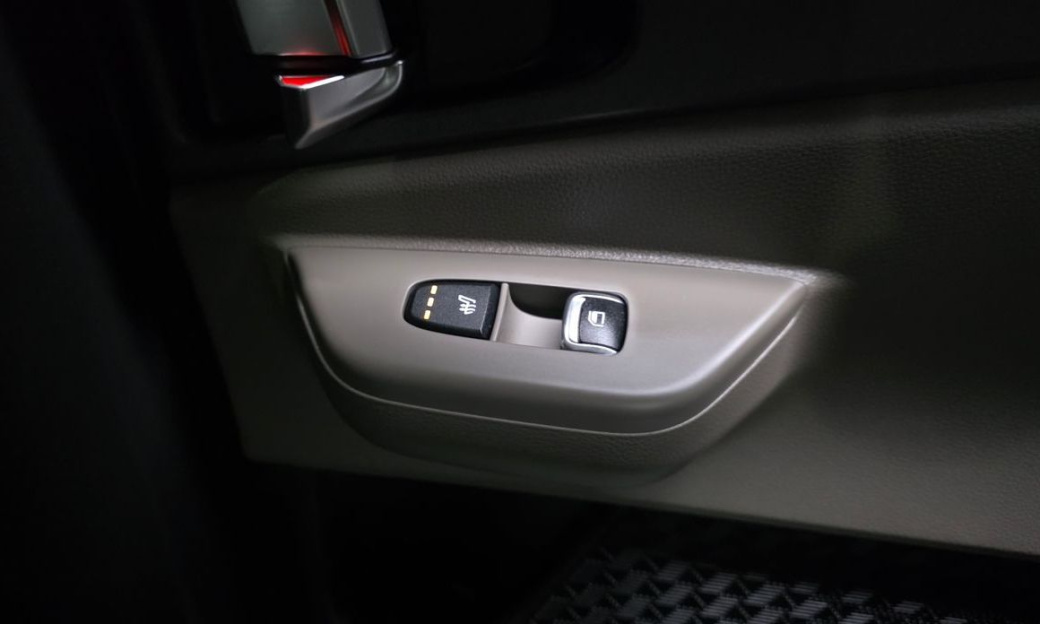 Kia Carnival 9-Seater Prestige, 2025
