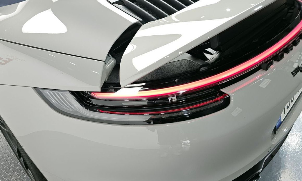 Porsche 911 Carrera GTS Cabriolet, 2022