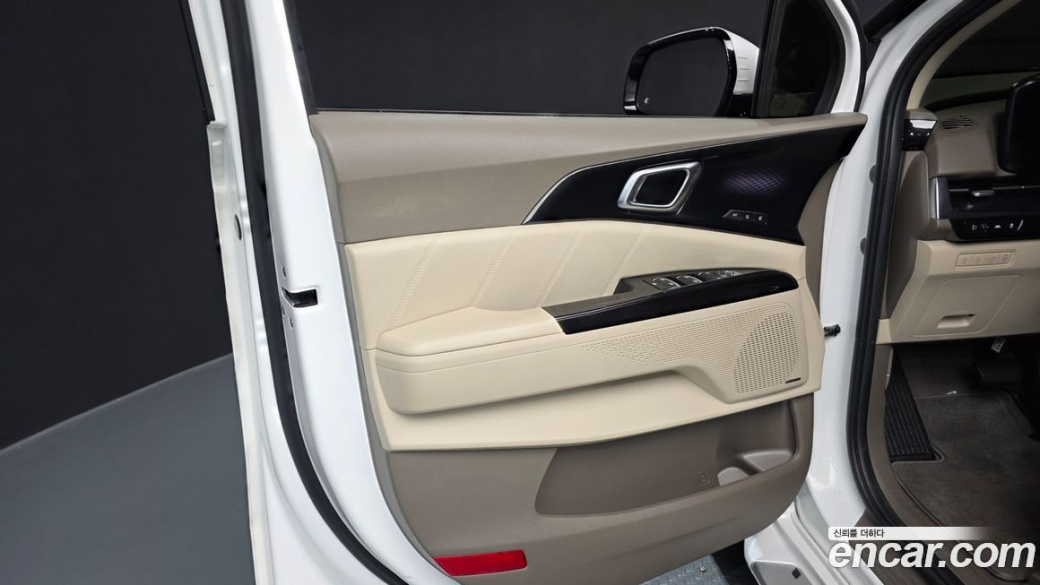 Kia Carnival 7-Seater Hi-Limousine, 2022