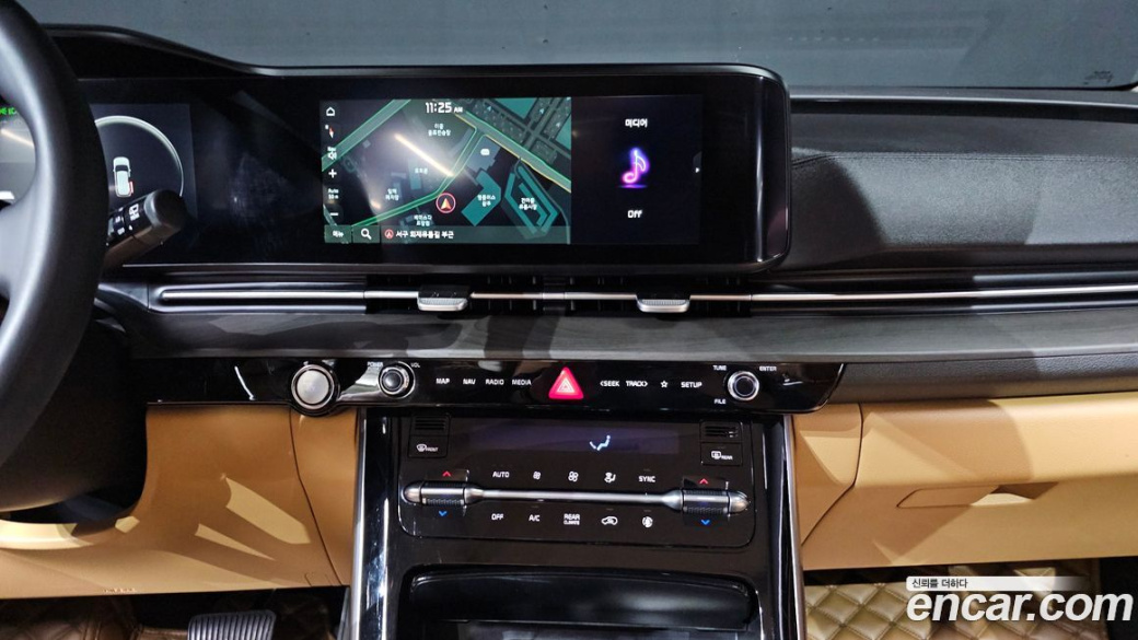 Kia Carnival 7-Seater Signature, 2022