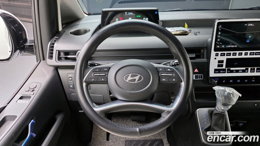 Hyundai Staria 4WD Tourer 9-Seater, 2025