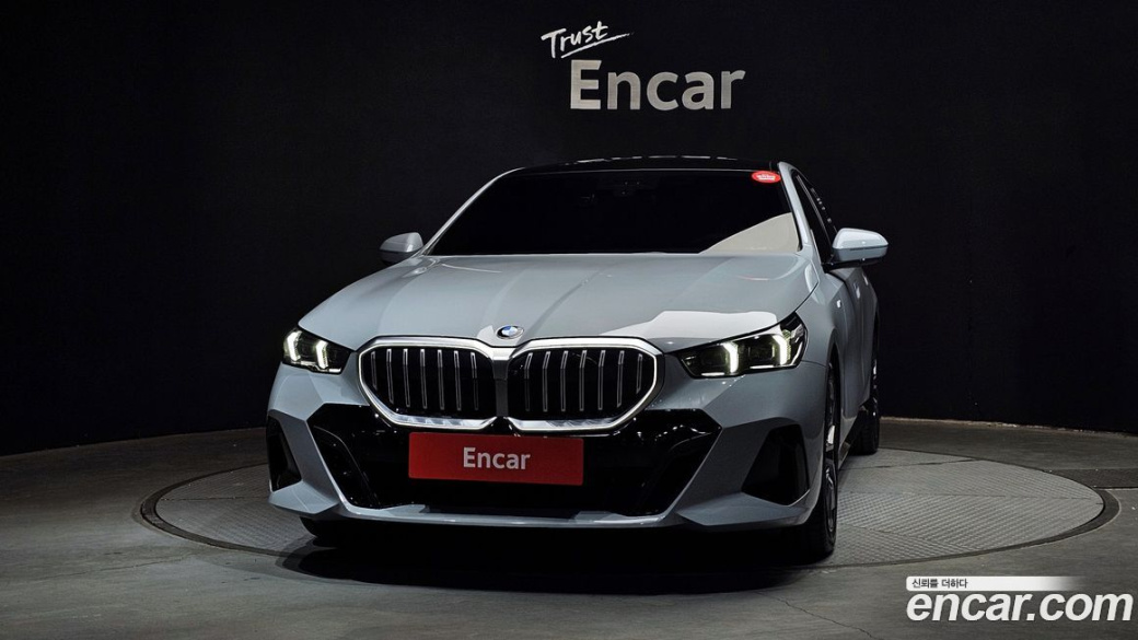 BMW 5-Series 520i M Sport, 2025