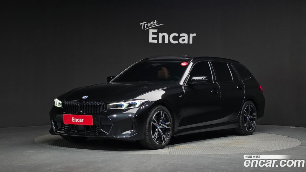 BMW 3-Series 320i Touring M Sports, 2023