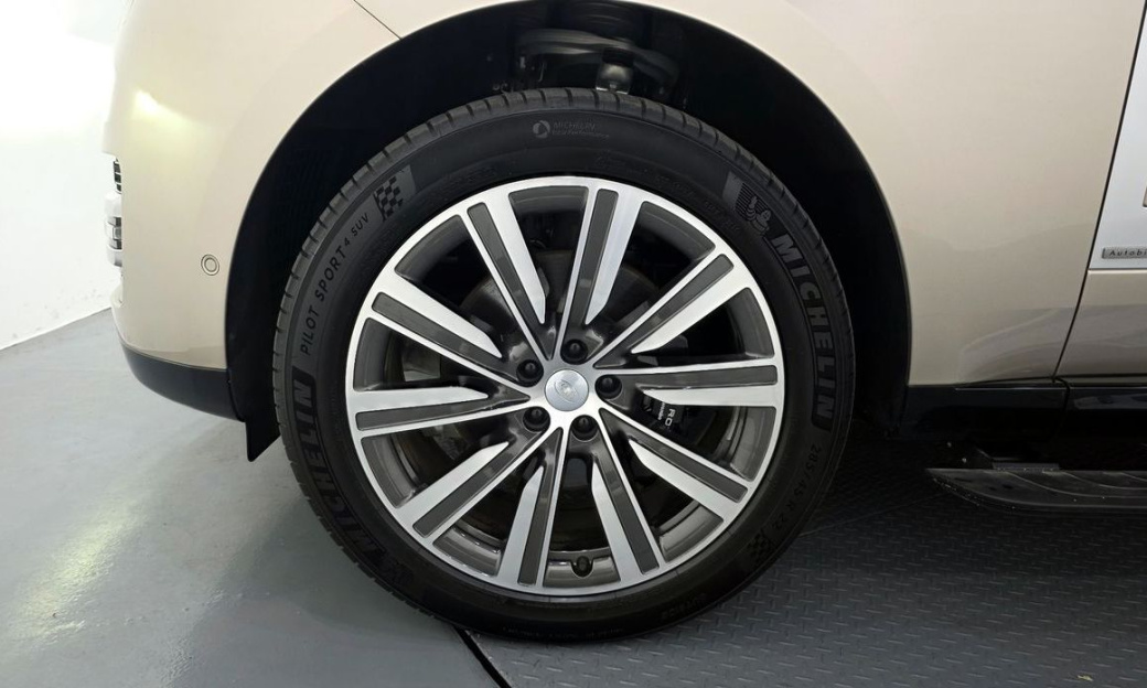 Land Rover Range Rover D350 Autobiography Long Wheel Base, 2024