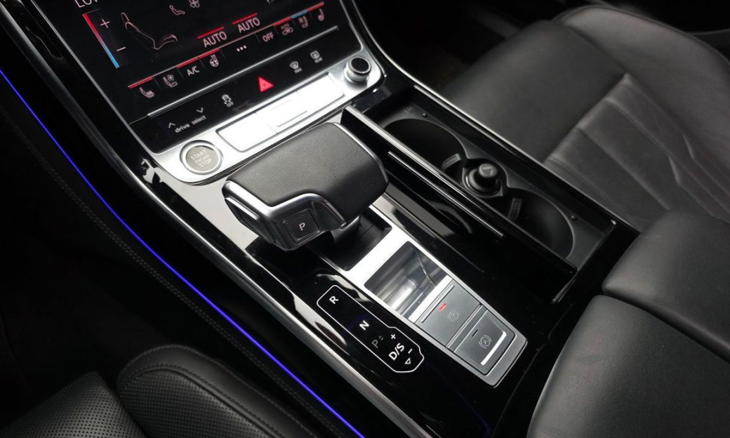 Audi A8 55 TFSI Quattro LWB, 2021