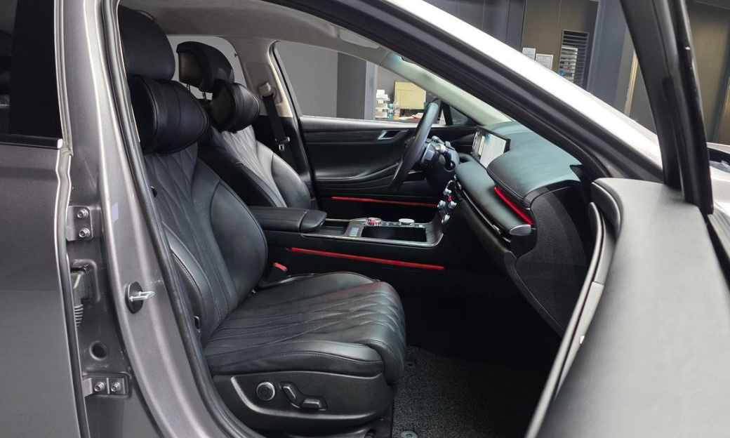 Genesis G80 Gasoline 2.5 Turbo AWD, 2025