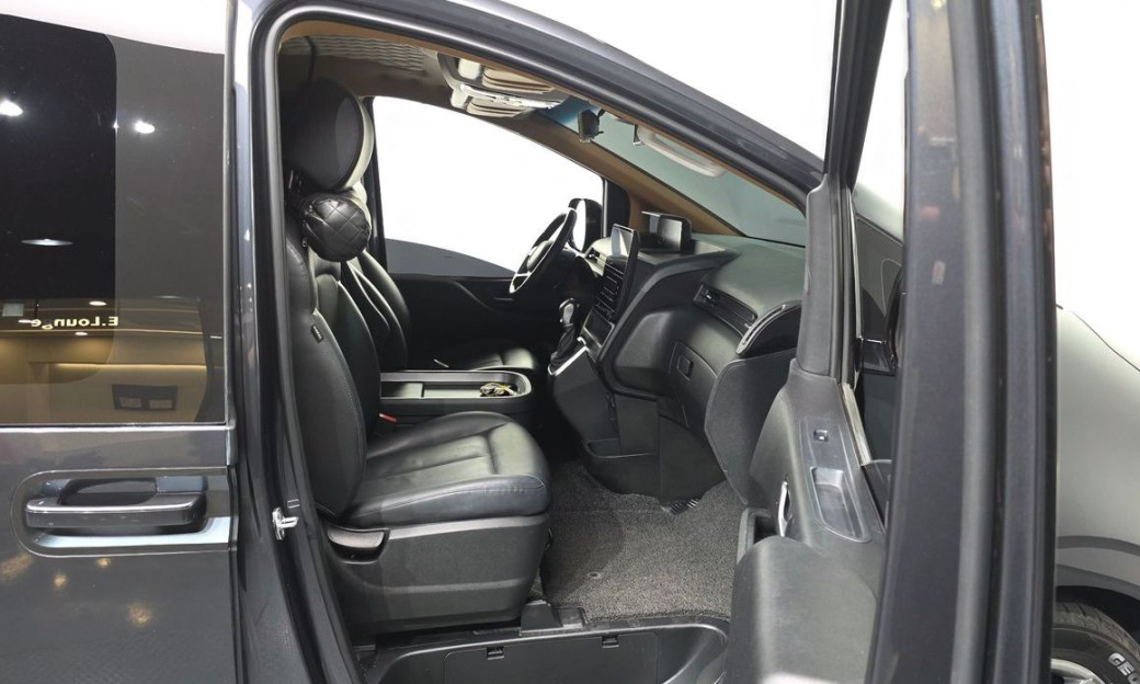 Hyundai Staria 2WD Camping Car, 2022