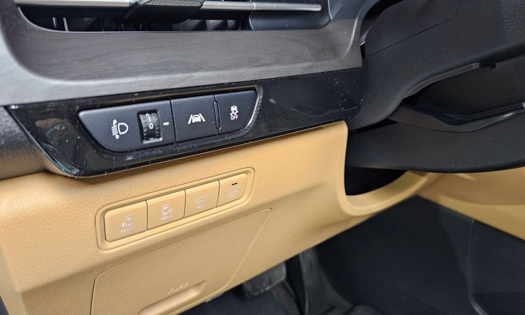 Kia Carnival 7-Seater Signature, 2022