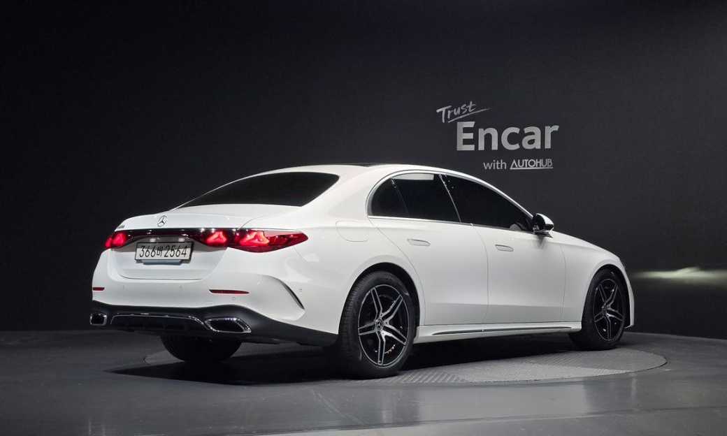 Mercedes-Benz E-Class E200 AMG Line, 2026