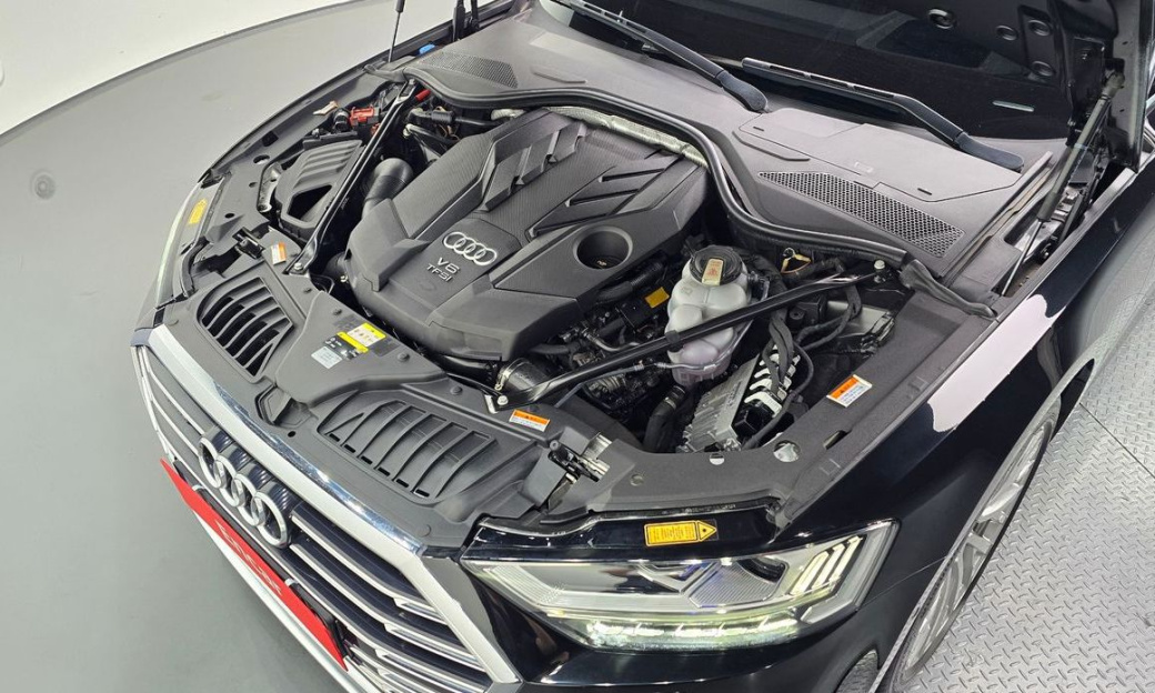 Audi A8 55 TFSI Quattro LWB, 2021