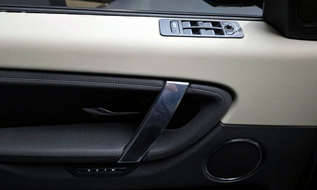 Land Rover Discovery Sport P250 SE, 2022