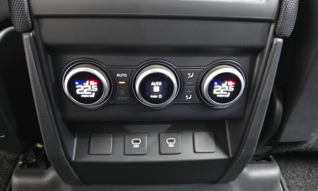 Land Rover Defender 130 P400 Outbound, 2025