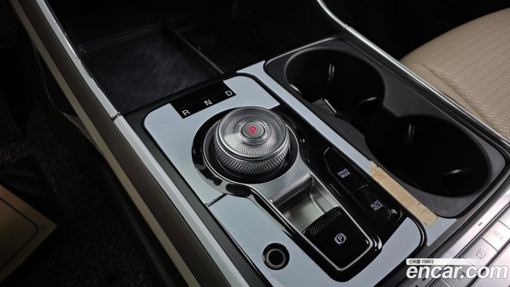 Kia Carnival 9-Seater Signature, 2024