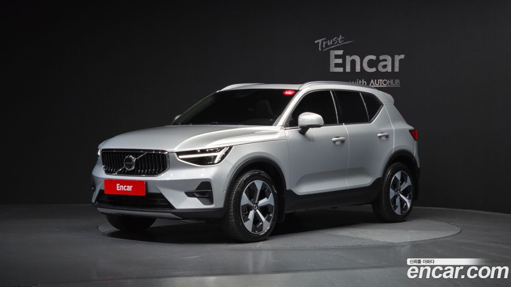 Volvo XC40 B4 Ultra Bright, 2025