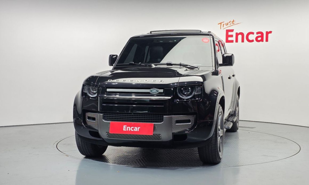 Land Rover Defender 110 P300 X-Dynamic SE, 2024