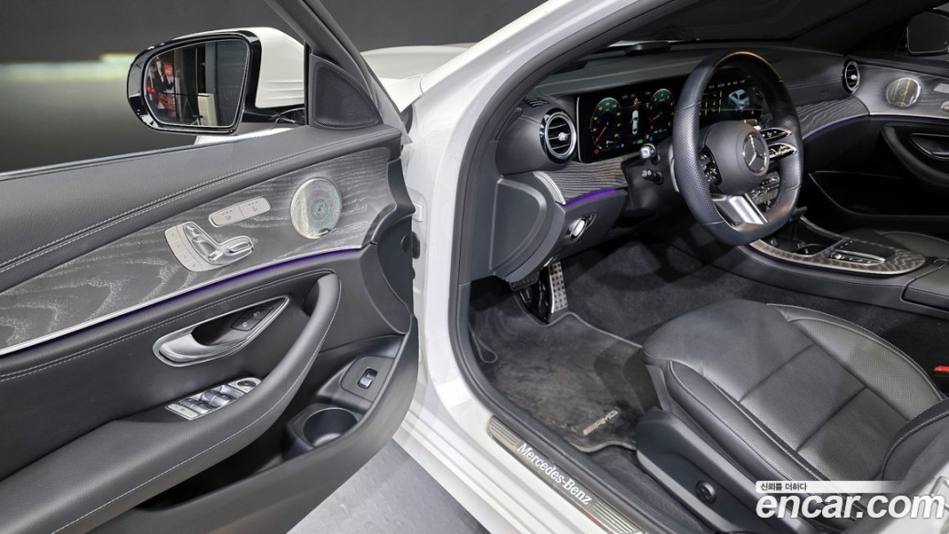 Mercedes-Benz E-Class E350 4MATIC AMG Line, 2022