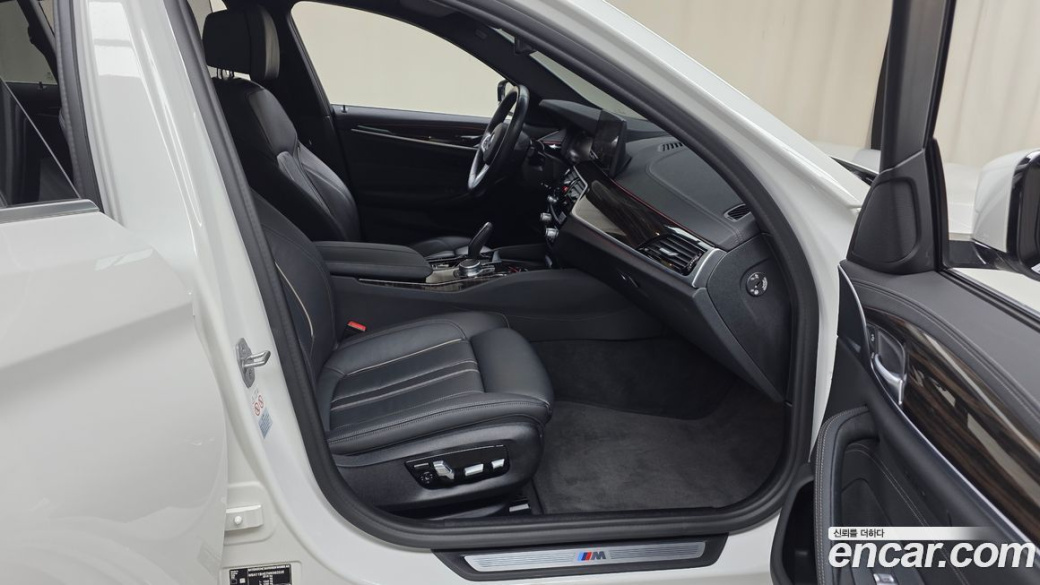 BMW 5-Series 520i M Sport, 2022