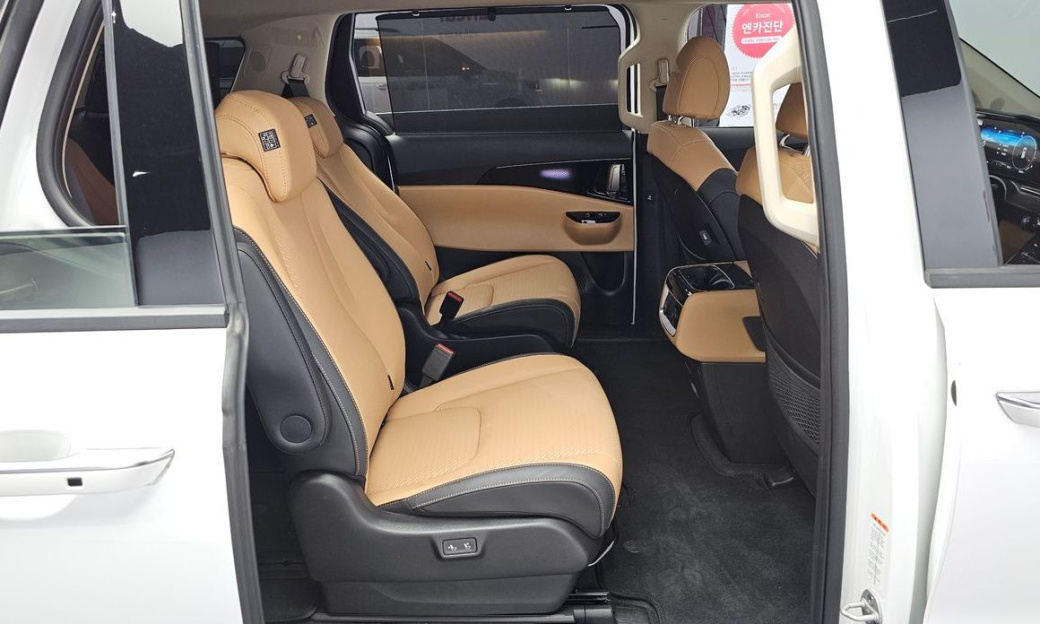 Kia Carnival 9-Seater Signature, 2023