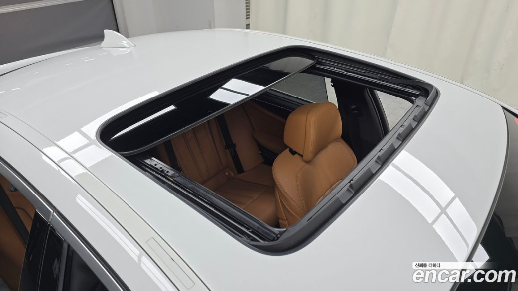 BMW 5-Series 520i M Sport, 2023