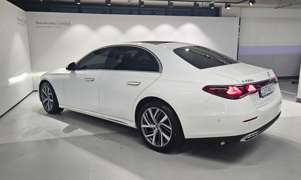 Mercedes-Benz E-Class E220d 4MATIC Exclusive, 2024