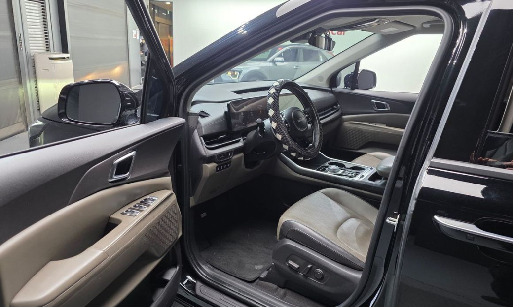 Kia Carnival 9-Seater Noblesse, 2024
