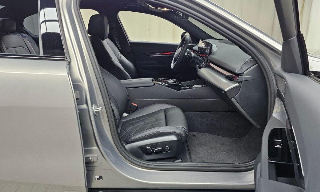 BMW 5-Series 520i Special Edition, 2026