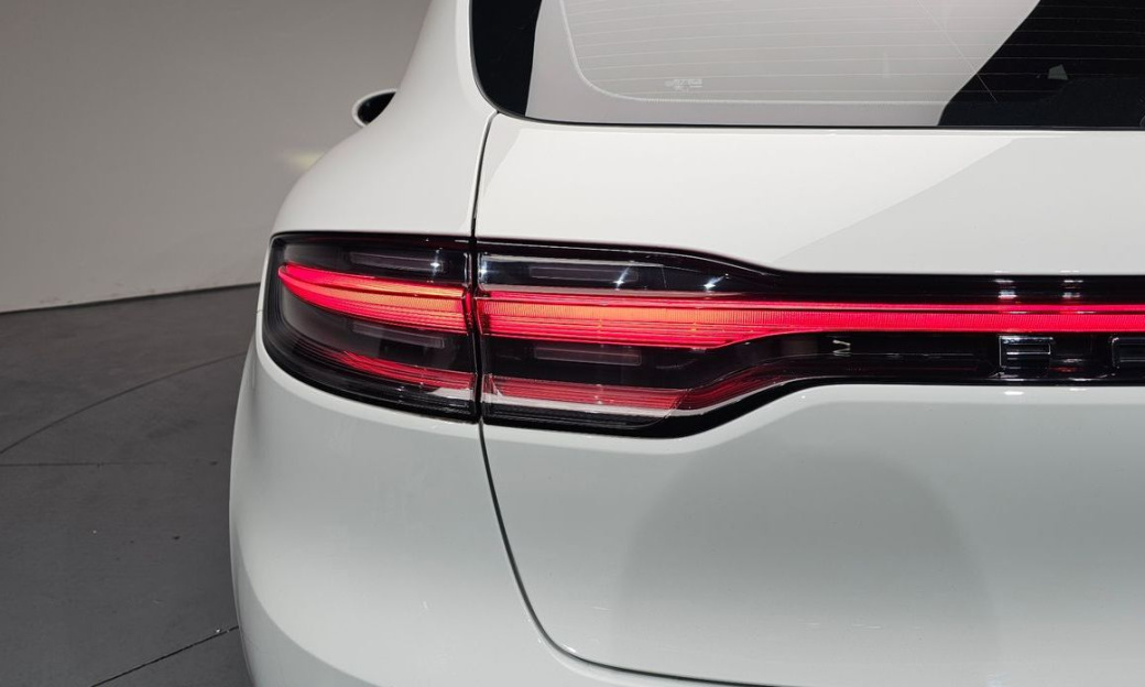 Porsche Macan 2.0, 2021
