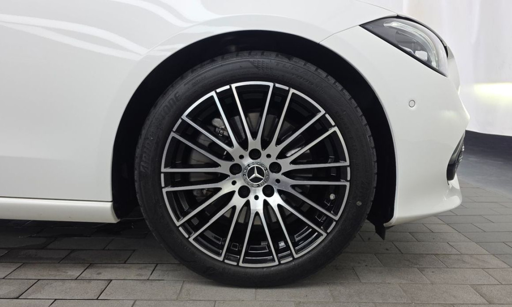 Mercedes-Benz C-Class C300 4MATIC Avantgarde, 2024