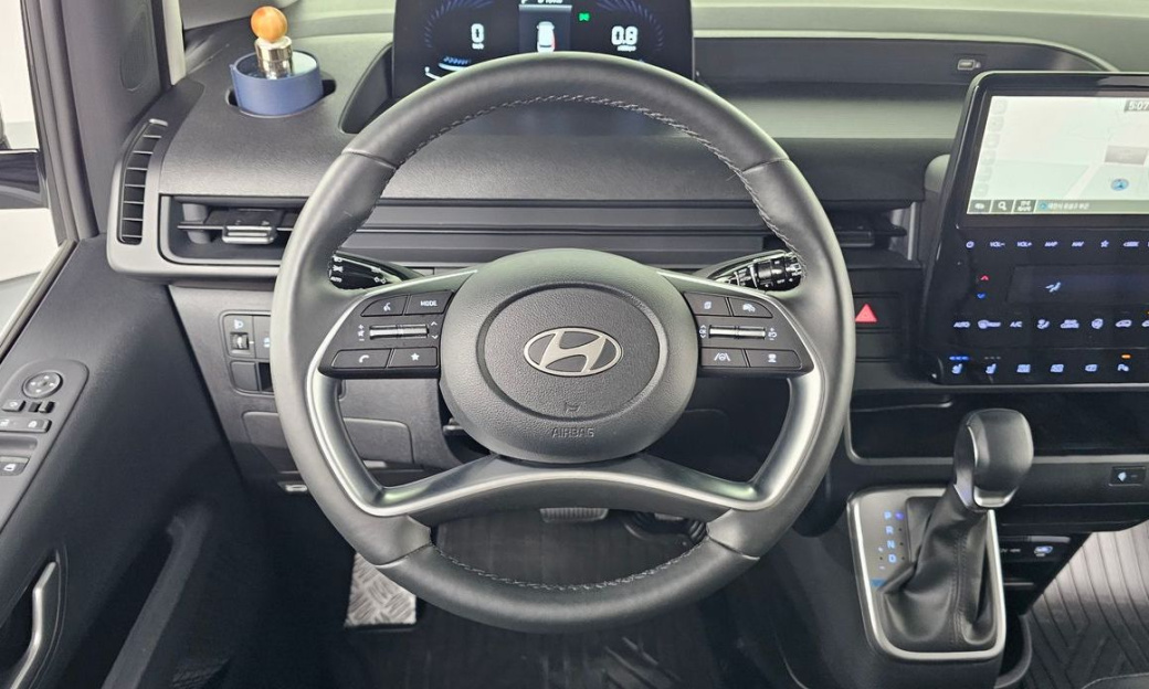 Hyundai Staria Tourer 11-Seater, 2025