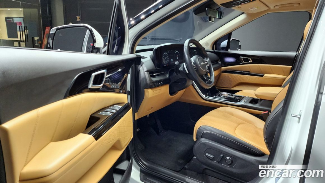 Kia Carnival 7-Seater Signature, 2023