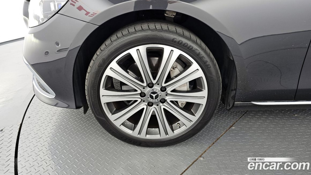 Mercedes-Benz E-Class E350 4MATIC Exclusive, 2023
