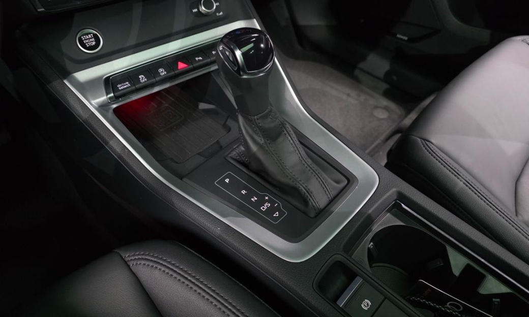 Audi Q3 40 TFSI Quattro Premium, 2025