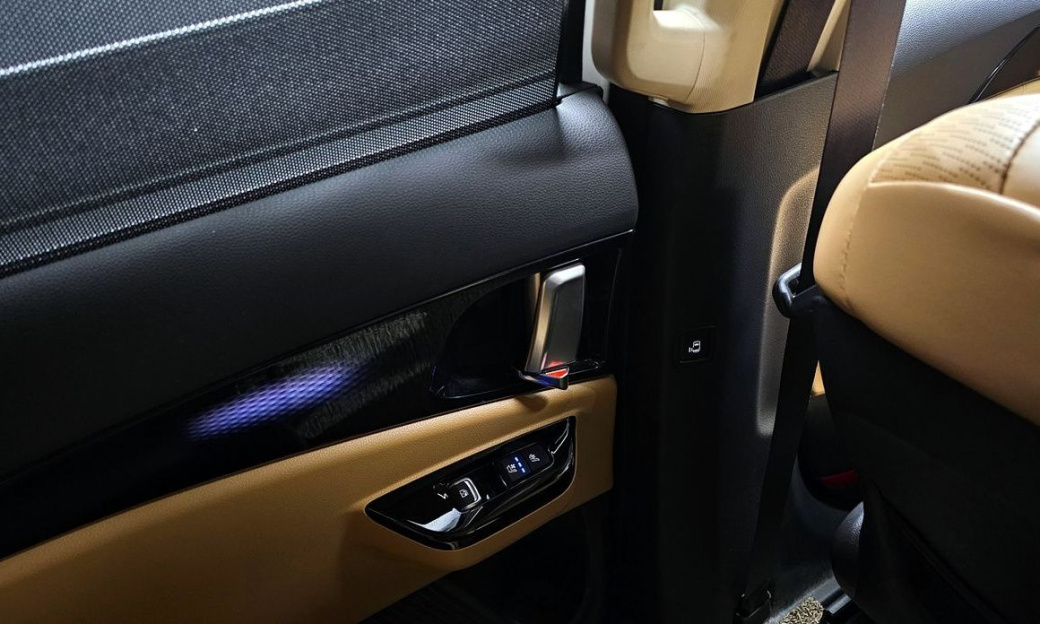 Kia Carnival 9-Seater Signature, 2023