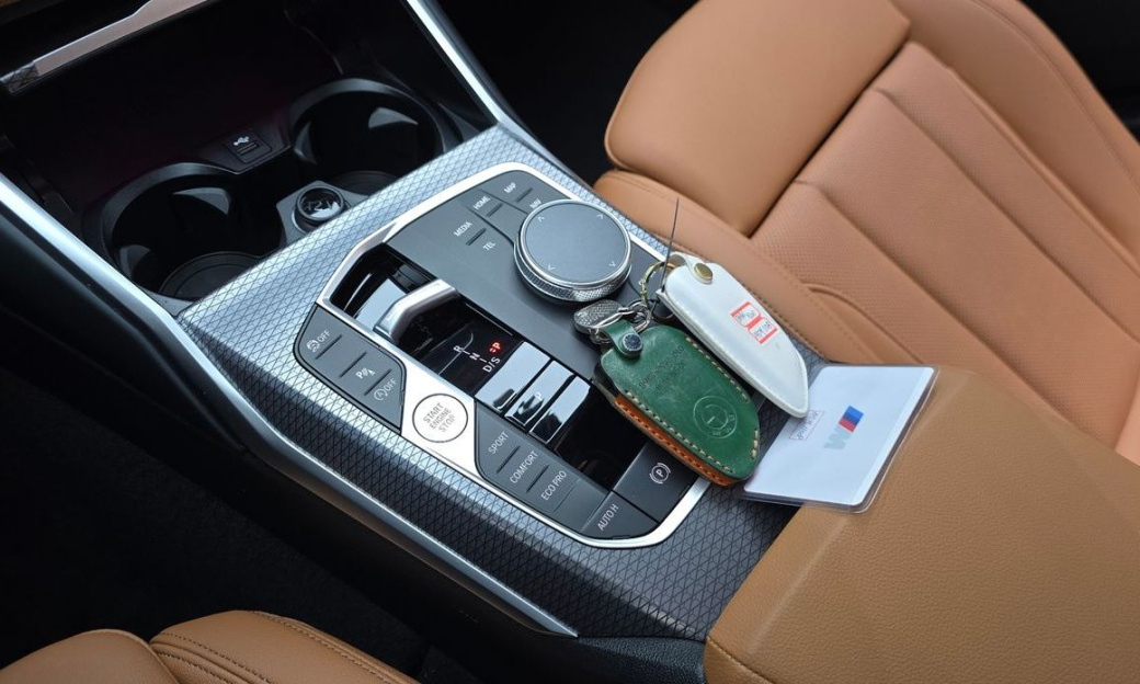 BMW 3-Series 320i M Sport, 2024