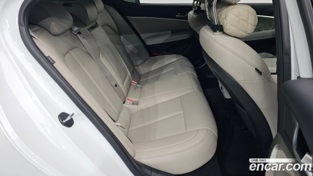 Genesis G70 Gasoline 2.0T 4WD, 2022
