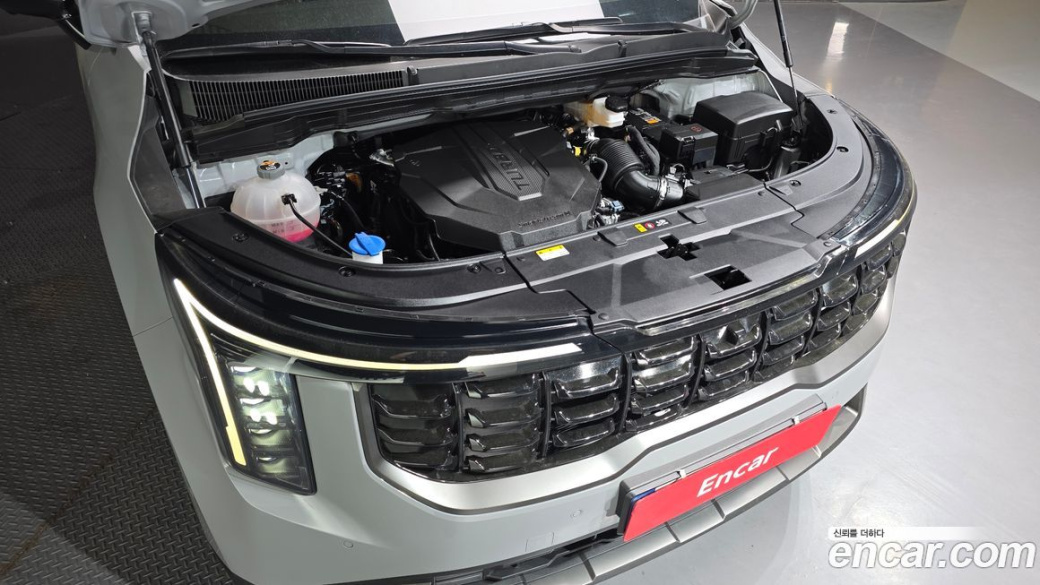 Kia Carnival 9-Seater Gravity, 2025