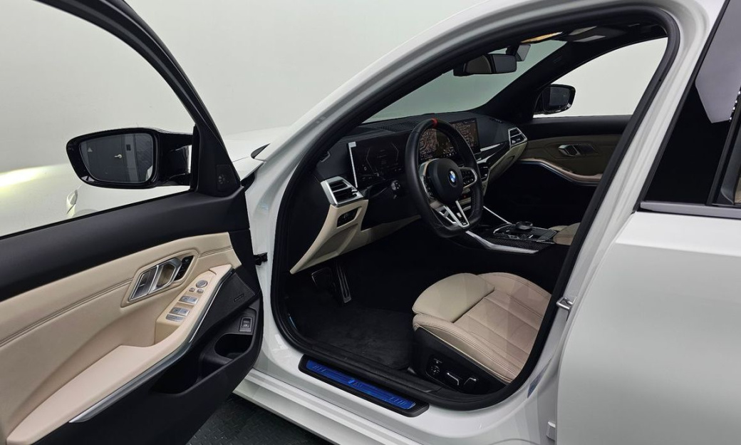 BMW 3-Series M340i Pro, 2025