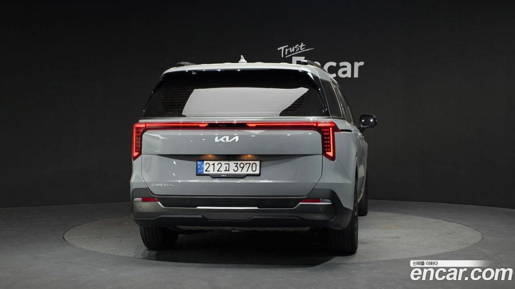 Kia Carnival 9-Seater Gravity, 2025