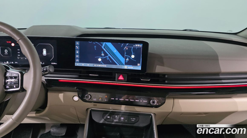 Kia Carnival 9-Seater Signature, 2024
